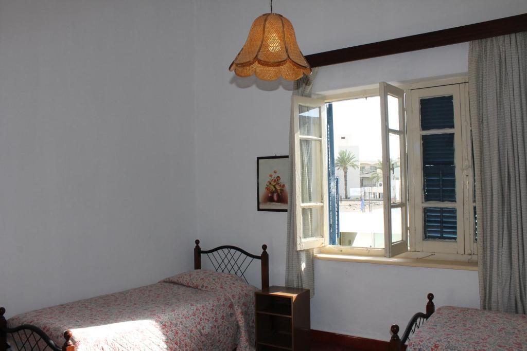 Hostel Trianon Paphos Zimmer foto