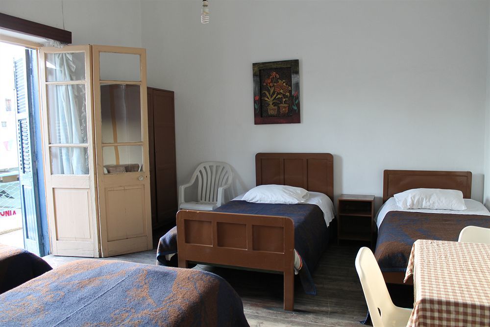Hostel Trianon Paphos Exterior foto