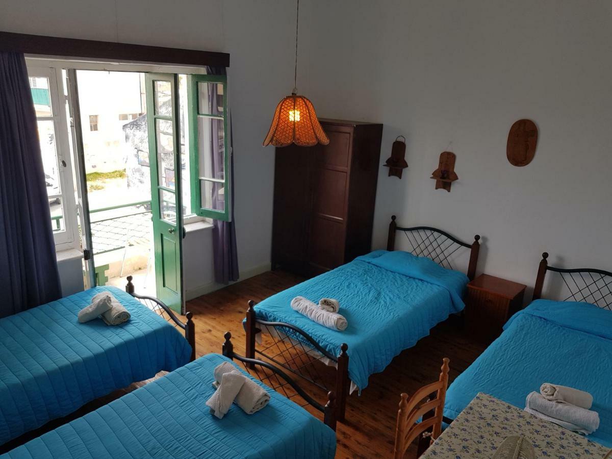 Hostel Trianon Paphos Zimmer foto